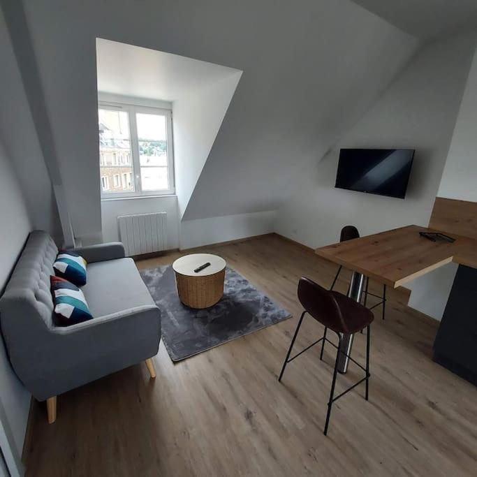 Bel Appartement F2 Hyper Centre Refait A Neuf Coutances Eksteriør billede